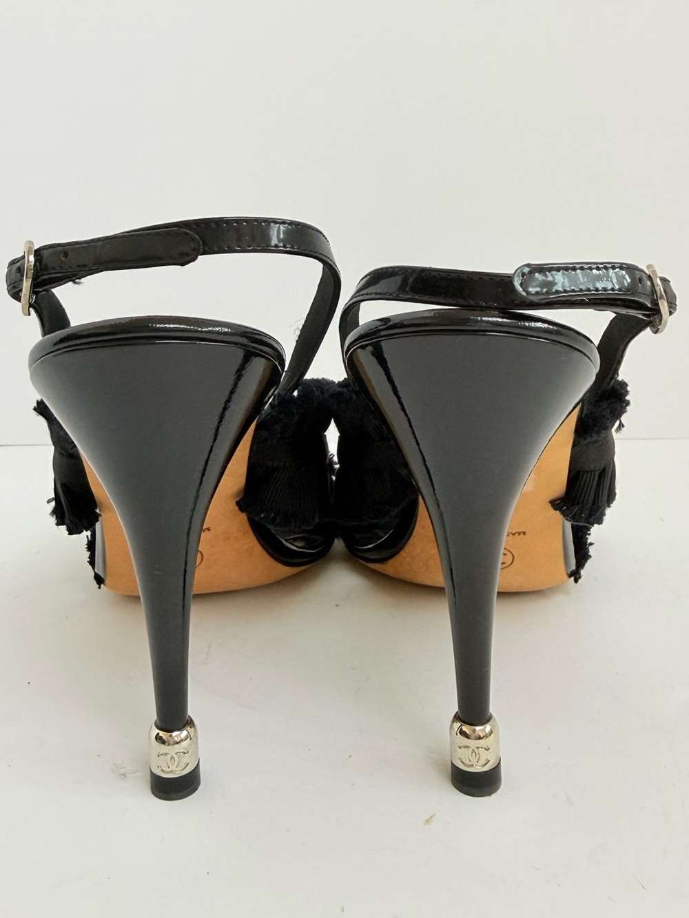 Chanel 12P Black Patent Fringe Bow Slingback Heels CC Logo Sandals EU 39 - Picture 6 of 11